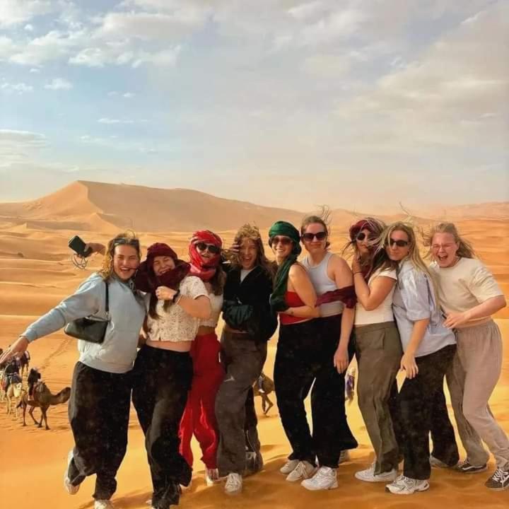 ホテル Bivouac Camel Trips メルズーガ エクステリア 写真