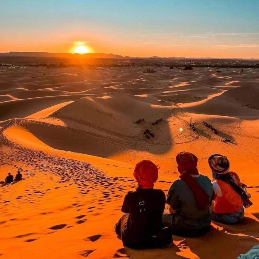 ホテル Bivouac Camel Trips メルズーガ エクステリア 写真