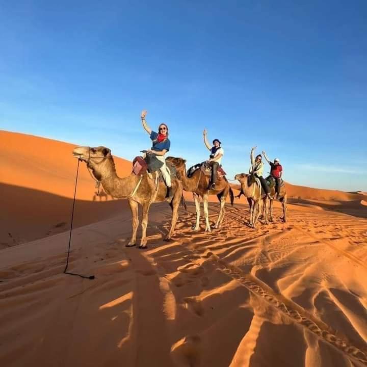 ホテル Bivouac Camel Trips メルズーガ エクステリア 写真