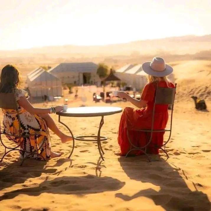 ホテル Bivouac Camel Trips メルズーガ エクステリア 写真