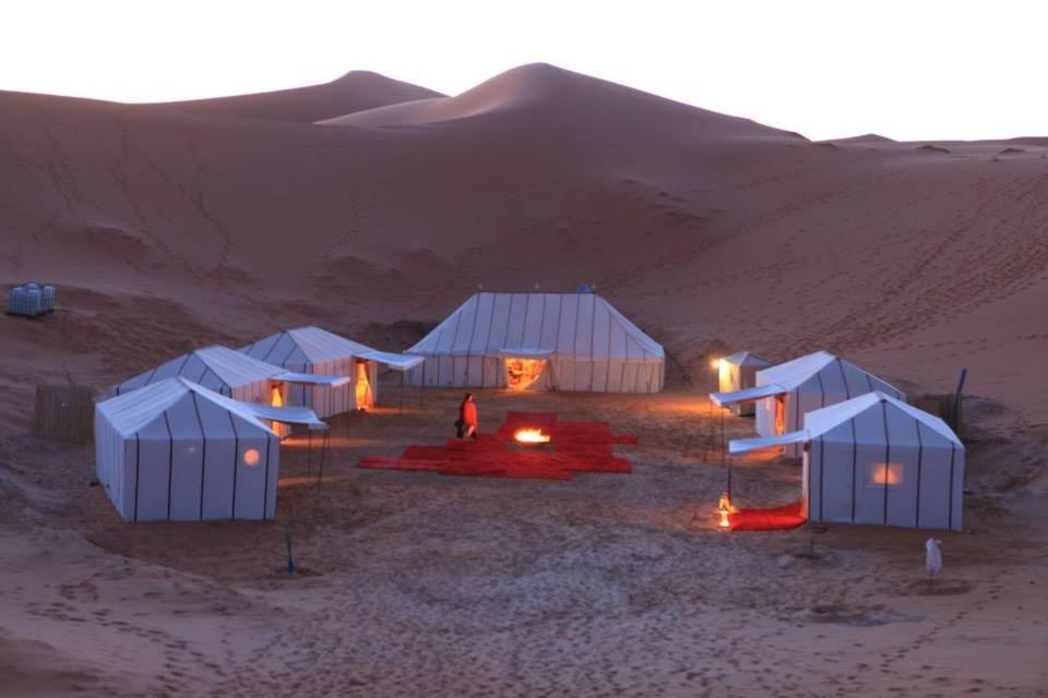 ホテル Bivouac Camel Trips メルズーガ エクステリア 写真