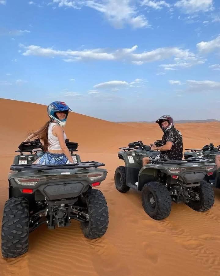 ホテル Bivouac Camel Trips メルズーガ エクステリア 写真