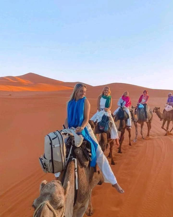 ホテル Bivouac Camel Trips メルズーガ エクステリア 写真