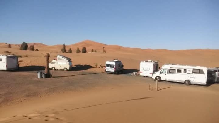 ホテル Bivouac Camel Trips メルズーガ エクステリア 写真