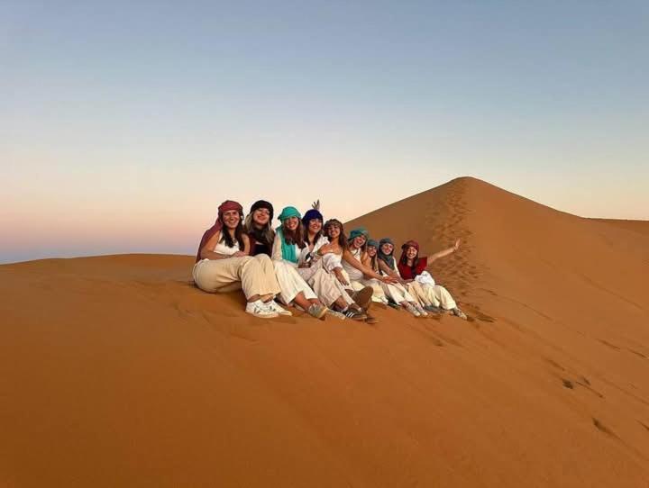 ホテル Bivouac Camel Trips メルズーガ エクステリア 写真